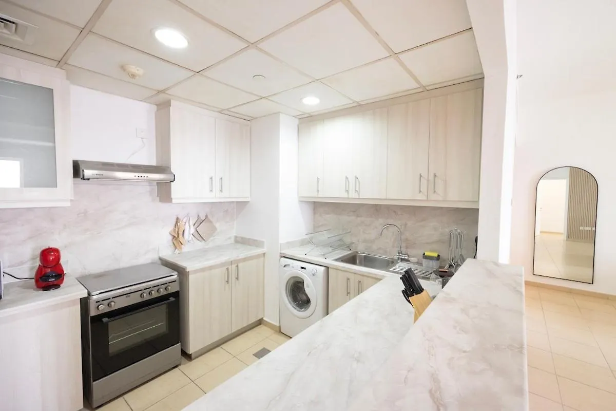 Cozy Dubai Eye & Sunset Views - Jbr Beachfront - Gym & Pool - Free Parking